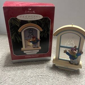 Hallmark Keepsake Ornament Holiday Decorator 1998